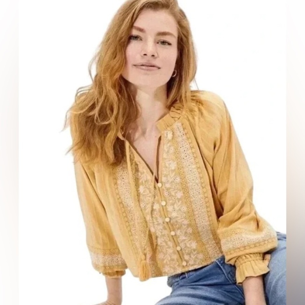 American Eagle Outfitters | White and Orange Embroidered Blouse size M